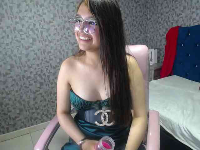 CrisstalPink webcam
