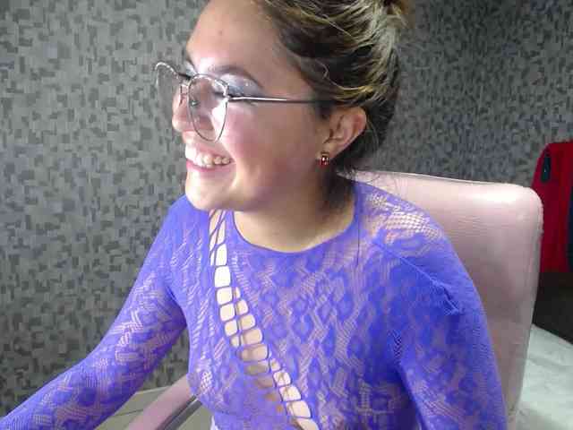 CrisstalPink webcam