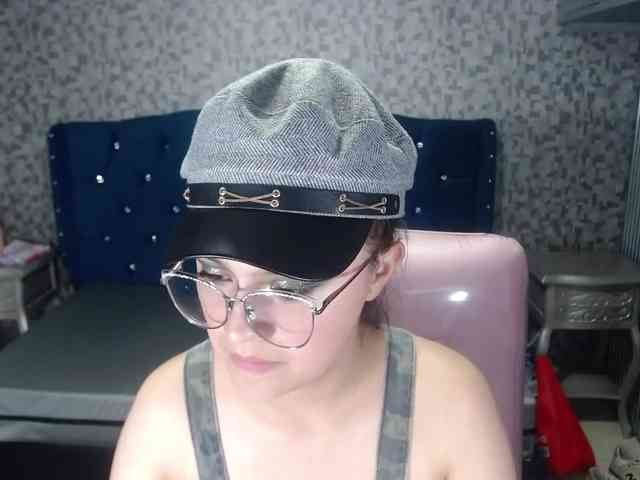 CrisstalPink webcam