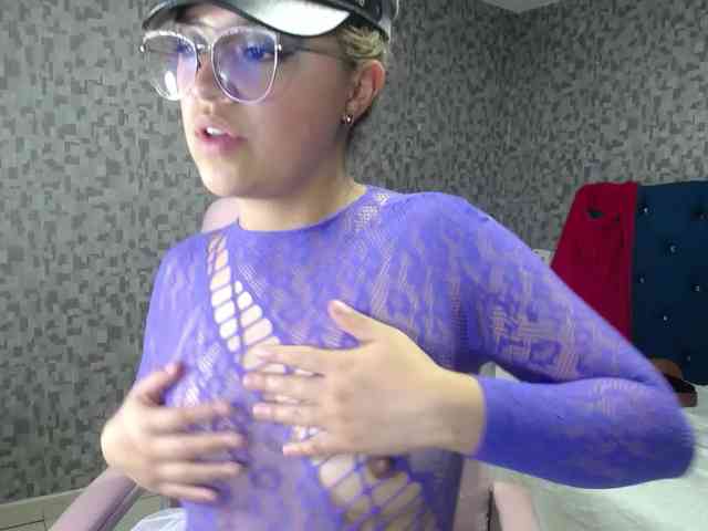 CrisstalPink webcam
