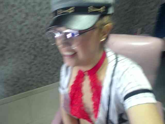 CrisstalPink webcam