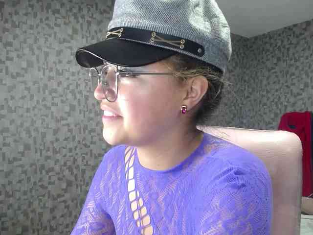 CrisstalPink webcam