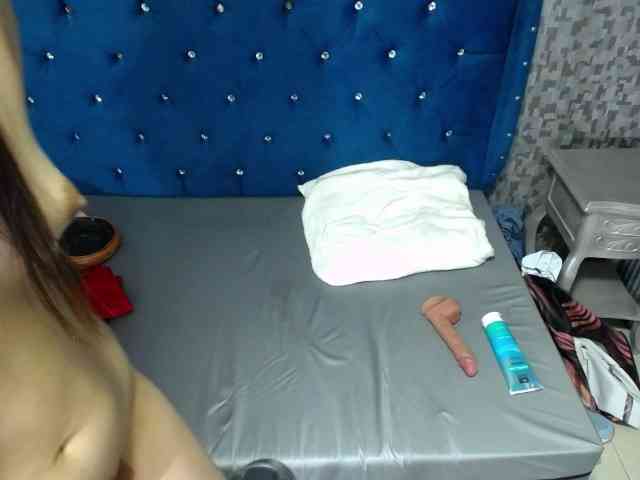 CrisstalPink webcam