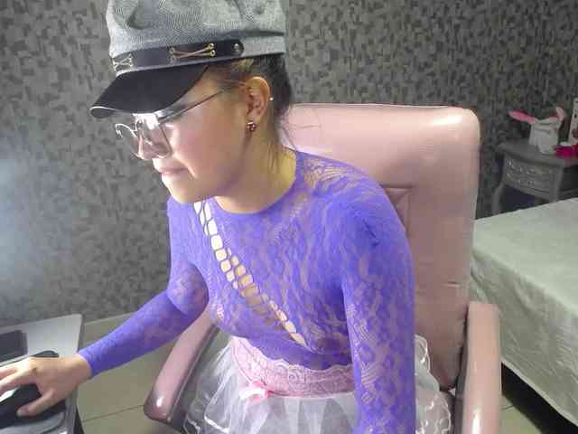 CrisstalPink webcam