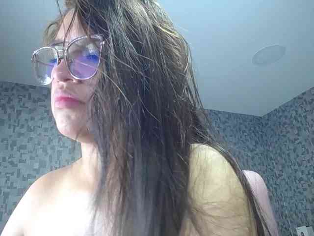 CrisstalPink webcam