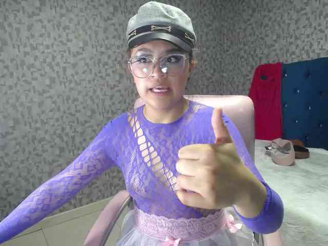 CrisstalPink webcam