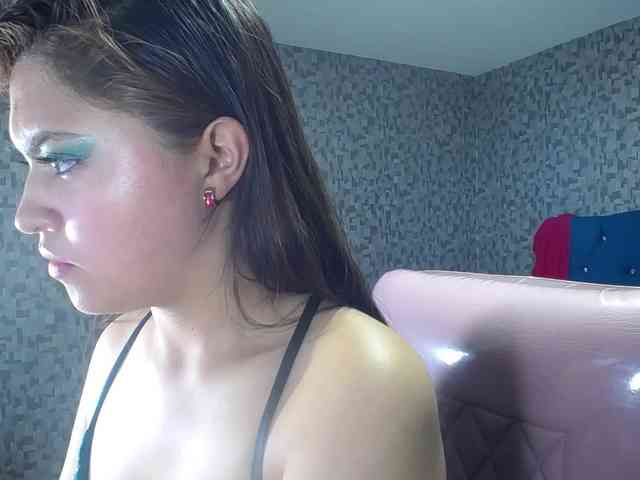 CrisstalPink webcam