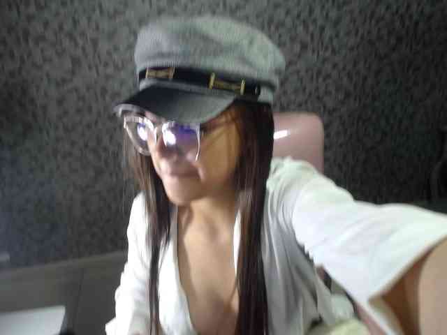 CrisstalPink webcam