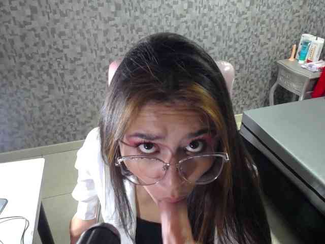 CrisstalPink webcam