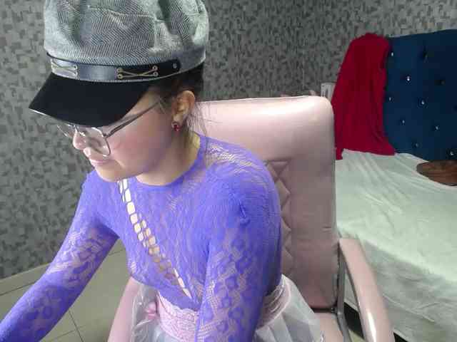 CrisstalPink webcam