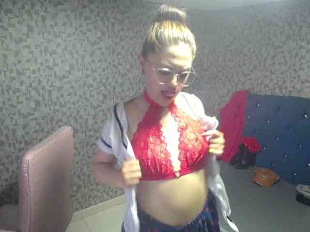 CrisstalPink webcam