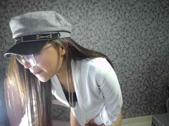 CrisstalPink webcam