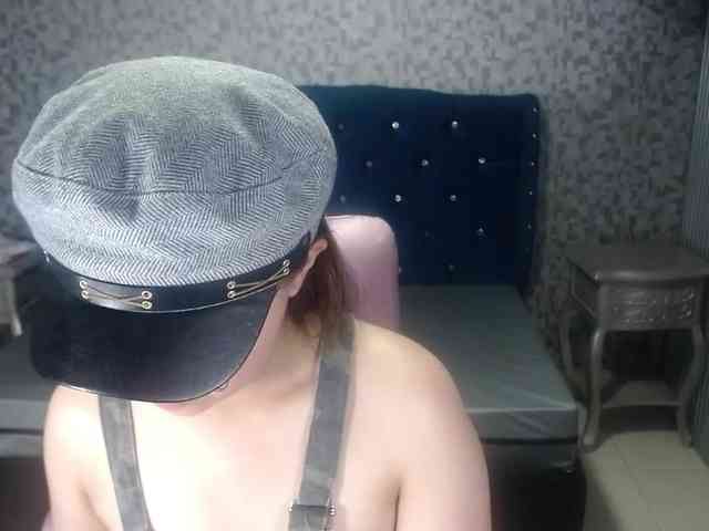 CrisstalPink webcam