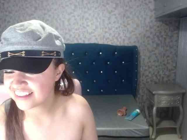 CrisstalPink webcam