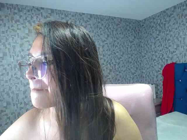 CrisstalPink webcam