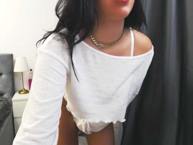 EllaSins's BongaCams show and profile