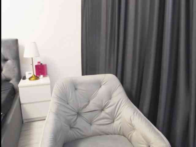 EllaSins webcam