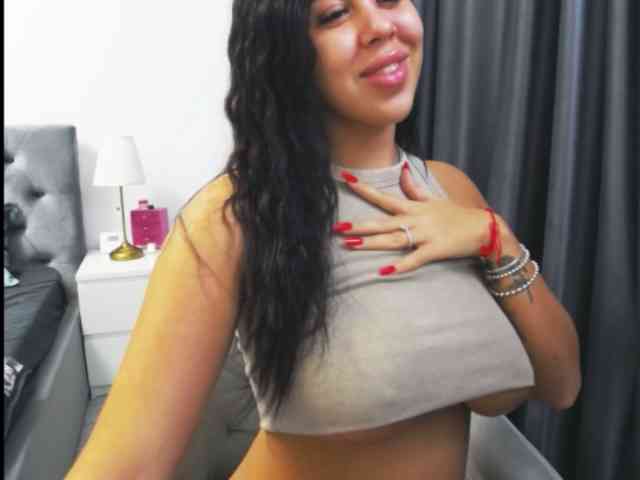 EllaSins webcam