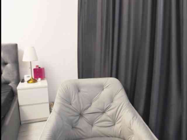 EllaSins webcam