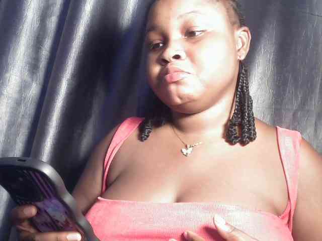 Creamyposh webcam