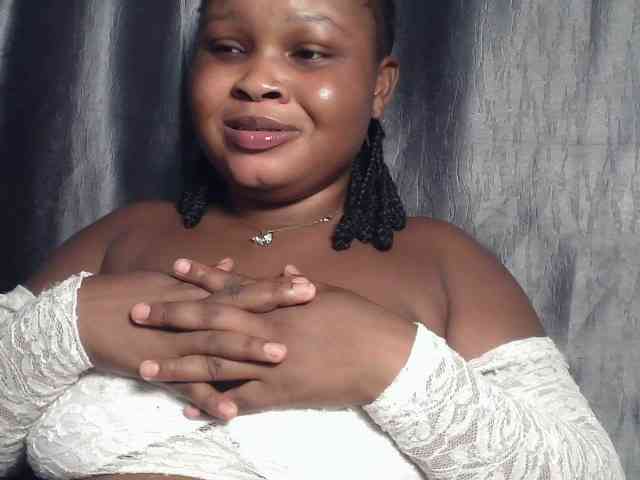 Creamyposh webcam