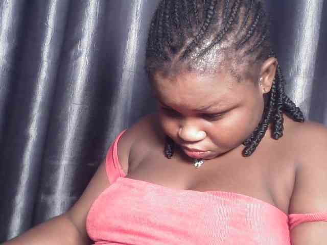 Creamyposh webcam