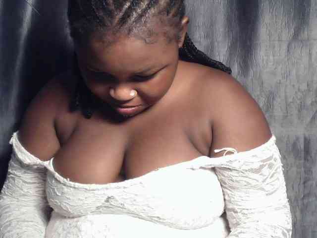 Creamyposh webcam