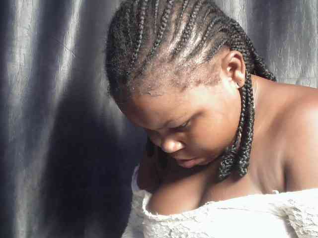 Creamyposh webcam