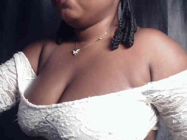 Creamyposh webcam