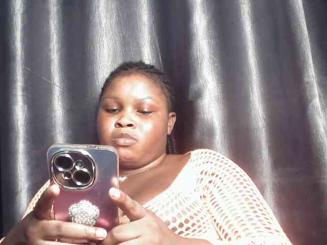 Creamyposh webcam