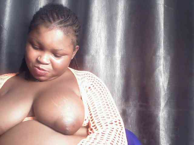 Creamyposh webcam