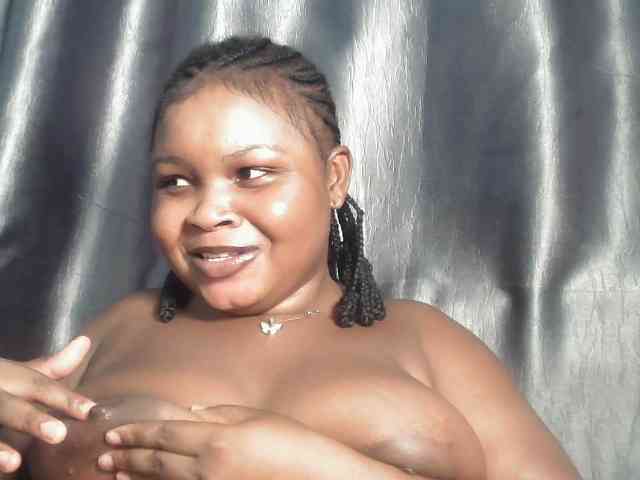 Creamyposh webcam