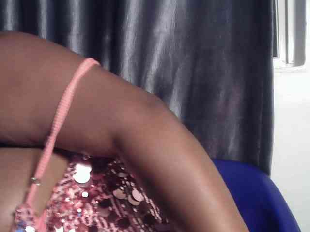 Creamyposh Live Webcam on BongaCams