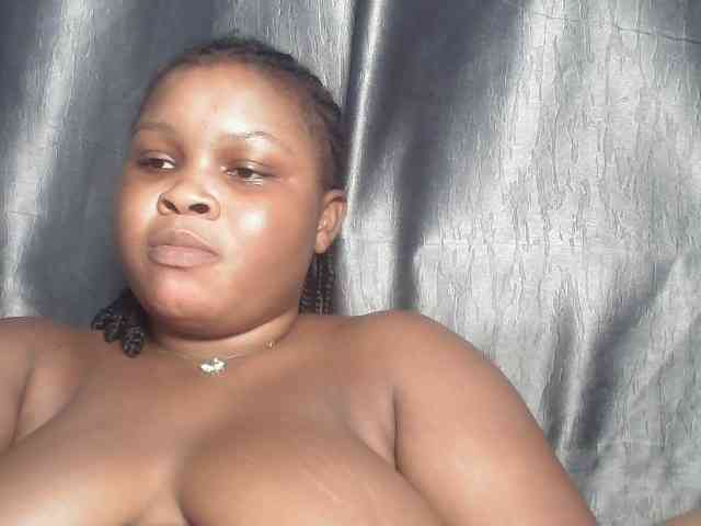 Creamyposh webcam