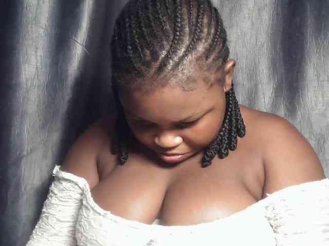 Creamyposh webcam