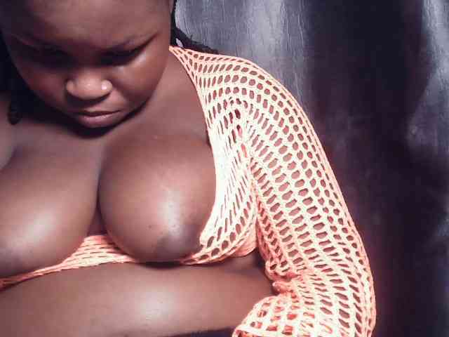 Creamyposh webcam