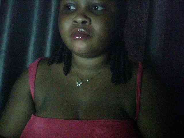 Creamyposh webcam
