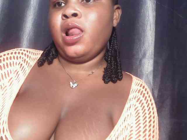 Creamyposh webcam