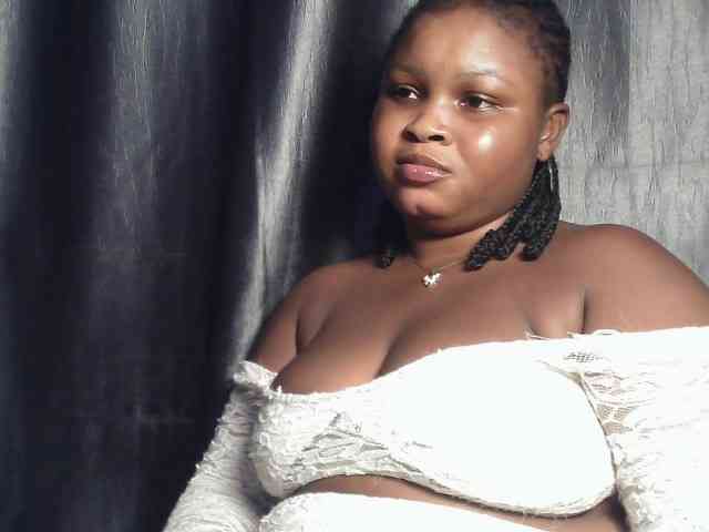 Creamyposh webcam