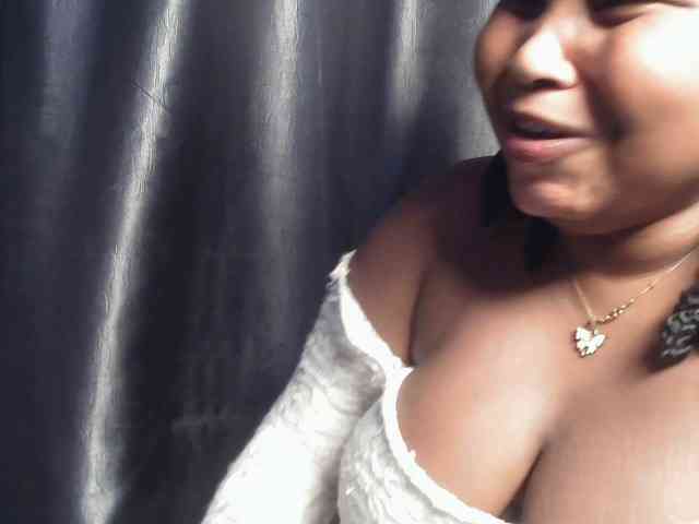 Creamyposh webcam