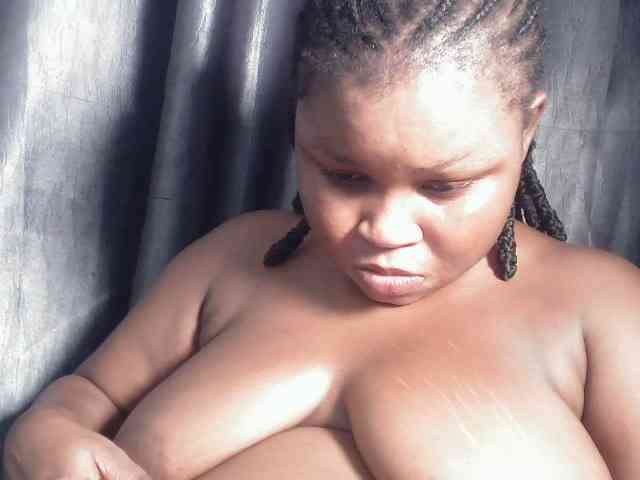 Creamyposh webcam