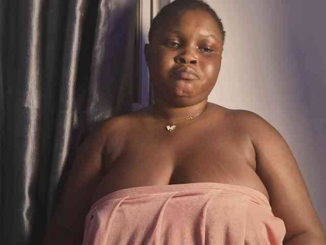 Creamyposh webcam