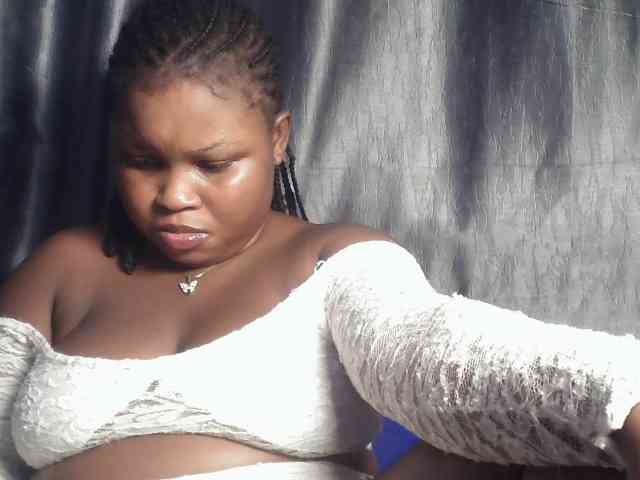Creamyposh webcam