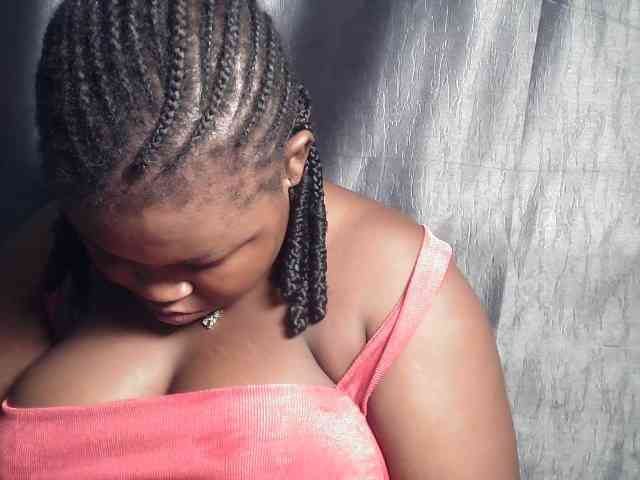 Creamyposh webcam