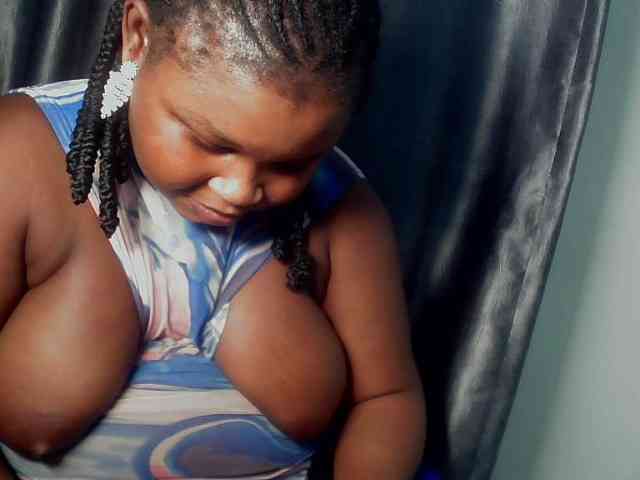 Creamyposh webcam