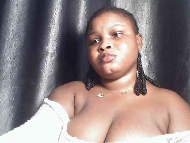 Creamyposh webcam