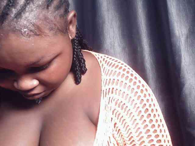 Creamyposh webcam