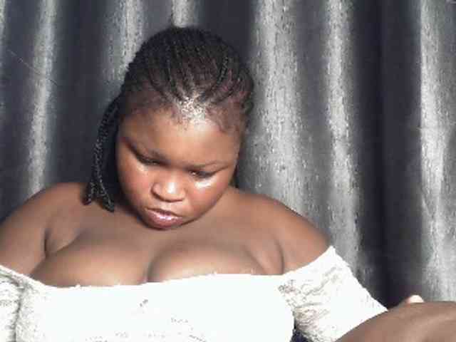 Creamyposh webcam