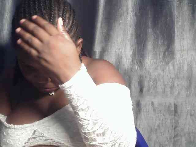 Creamyposh webcam