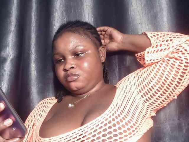 Creamyposh webcam